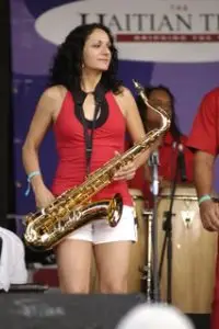 alt="Nicolina"